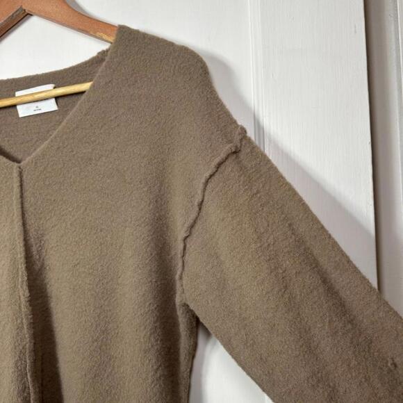 Aritzia Wilfred Free Hush Chenille Knit V-Neck Sweater - Picture 9 of 9